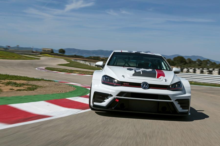  Volkswagen Golf GTI TCR 2017 года  (фото 12 из 33)